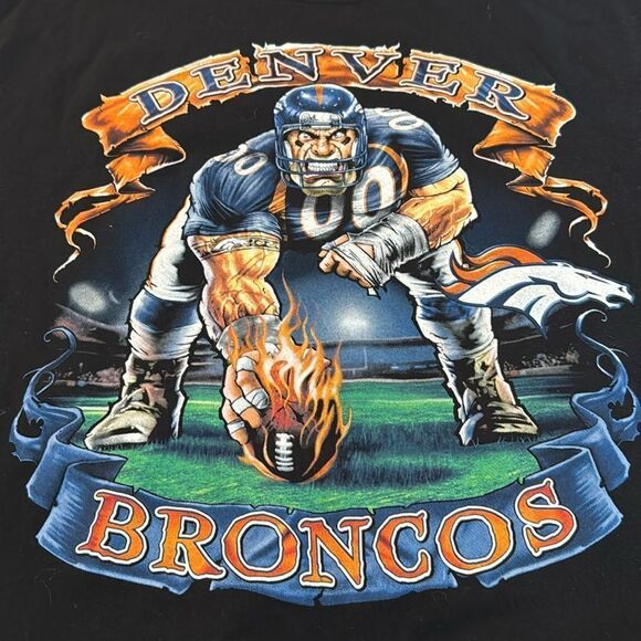 NFL Denver Broncos Graphic Tee - Picture 2 of 11